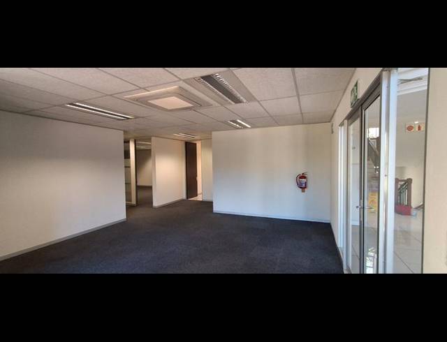 BUSINESS PROPERTY TO RENT IN BRYANSTON